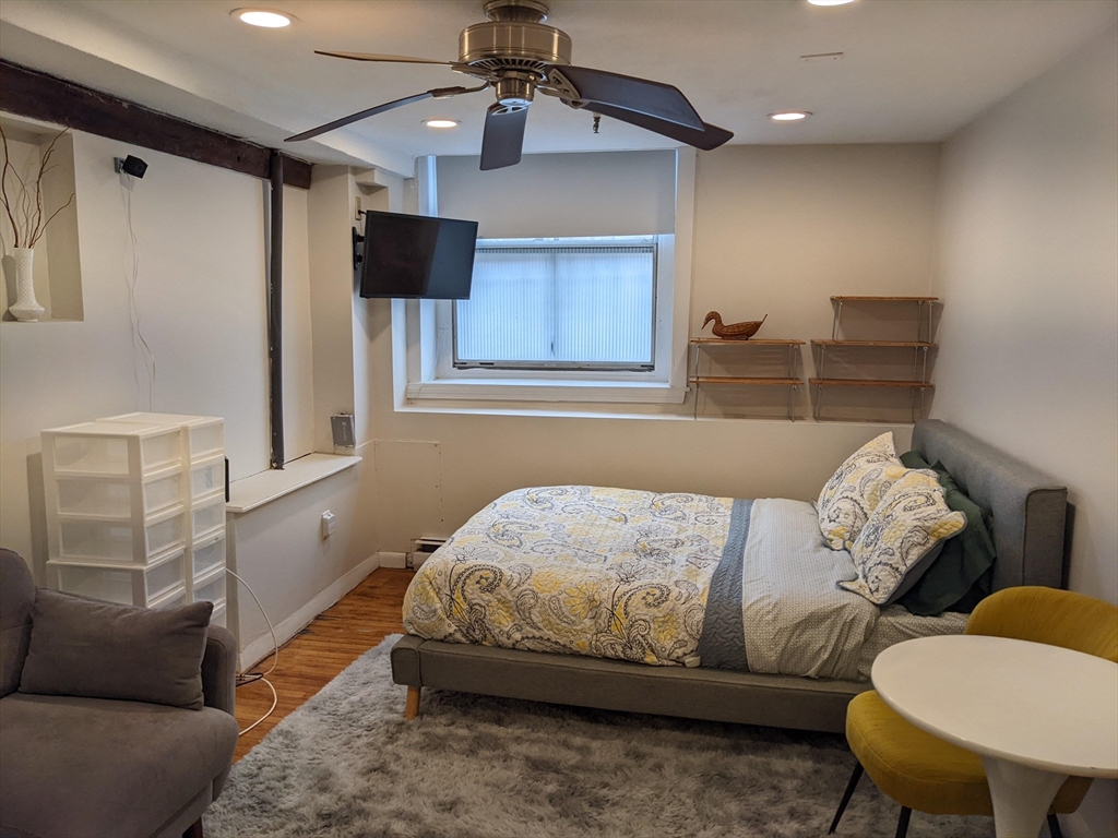 1 bed, 1 bath apartment for rent at 230 Beacon Unit 1, Back Bay — photo 9 of 9