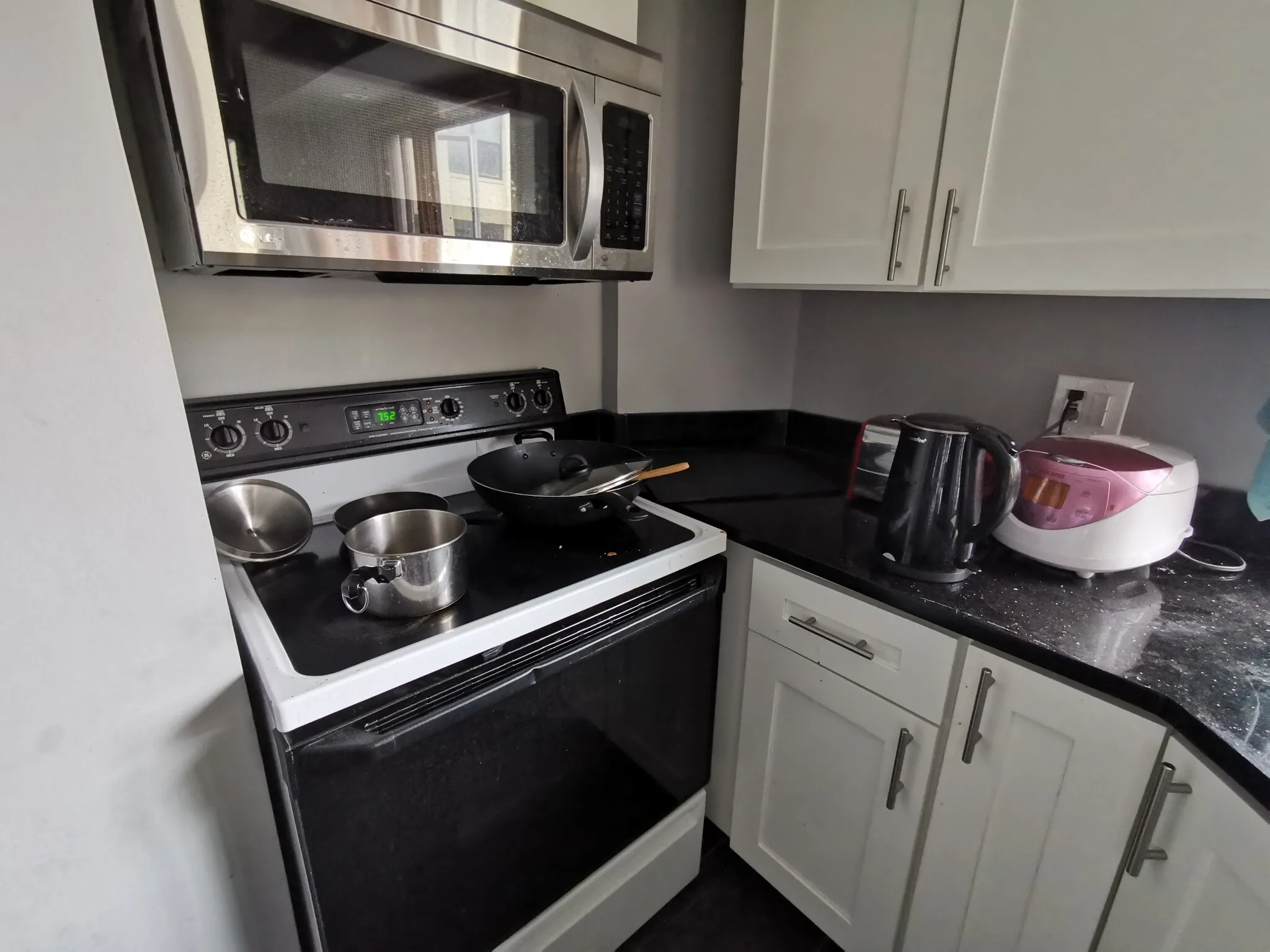 3 bed, 2 bath apartment for rent at 230 Brookline St Unit 2, Cambridgeport — photo 1 of 11