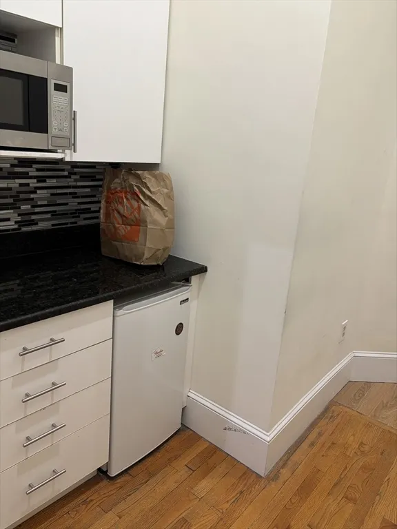 3 bed, 2 bath apartment for rent at 230 Commonwealth Ave Unit 5, Back Bay — photo 4 of 14