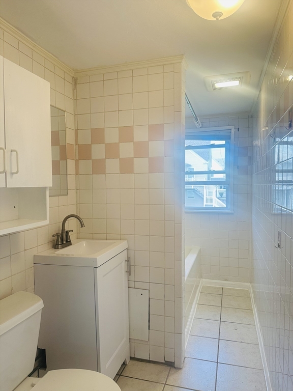 2 bed, 1 bath apartment for rent at 230 Fayette St Unit 0, Quincy — photo 8 of 15