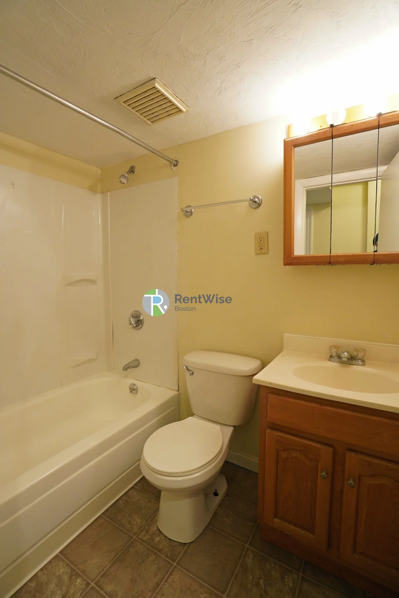 4 bed, 2 bath apartment for rent at 230 Fuller St Unit A, North Brookline — photo 11 of 23