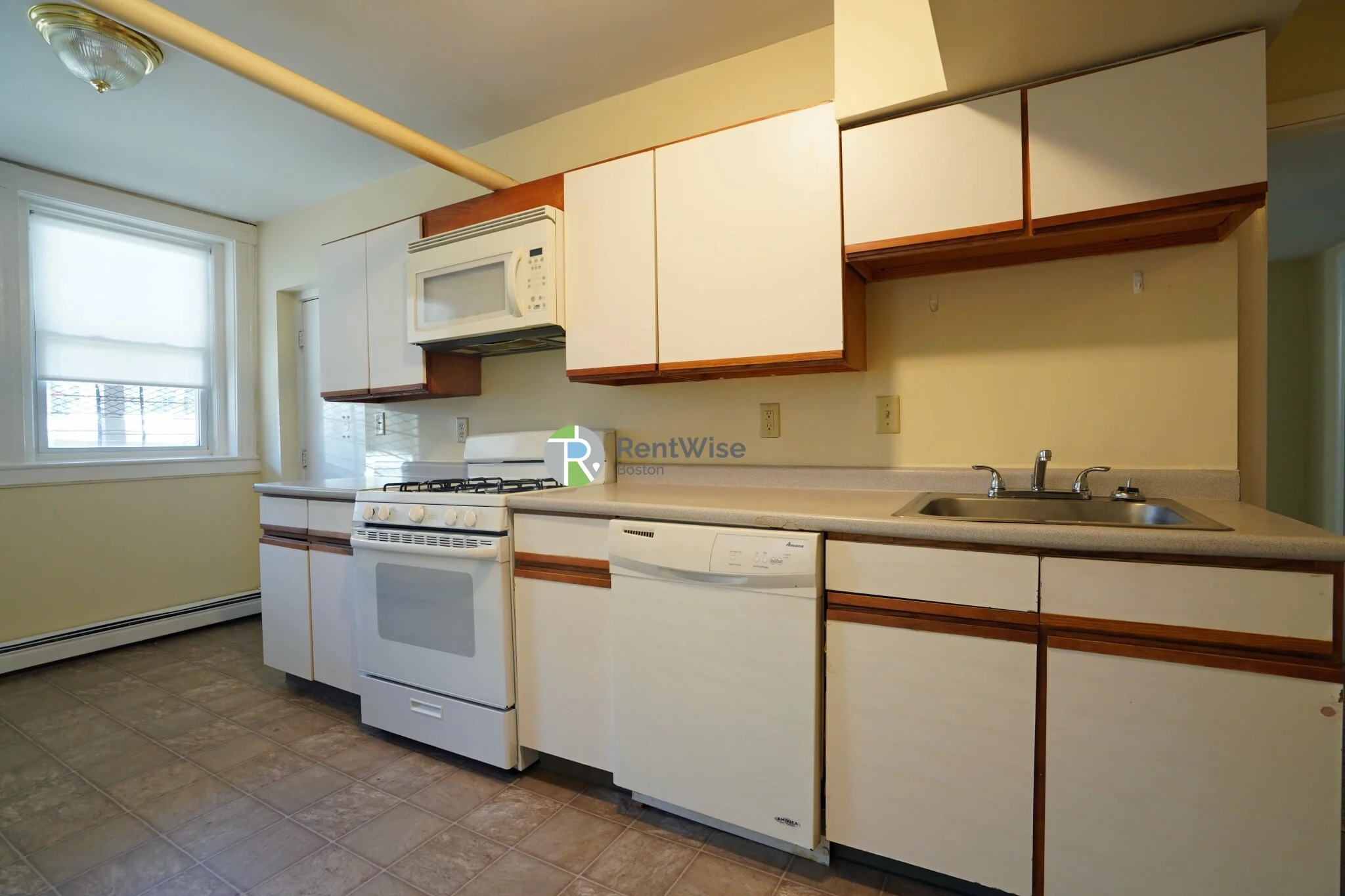 4 bed, 2 bath apartment for rent at 230 Fuller St Unit A, North Brookline — photo 8 of 23