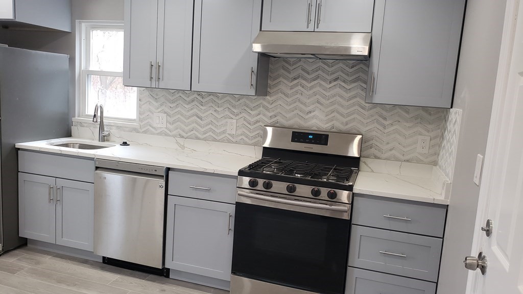 Studio bed, 1 bath apartment for rent at 230 Granite St Unit 4, Quincy — photo 2 of 4