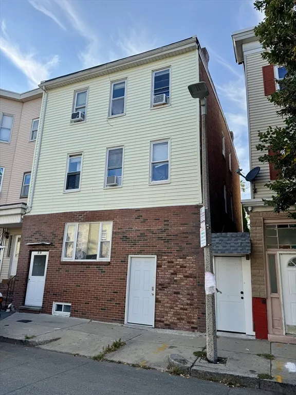 2 bed, 1 bath apartment for rent at 230 Havre St Unit 2, East Boston