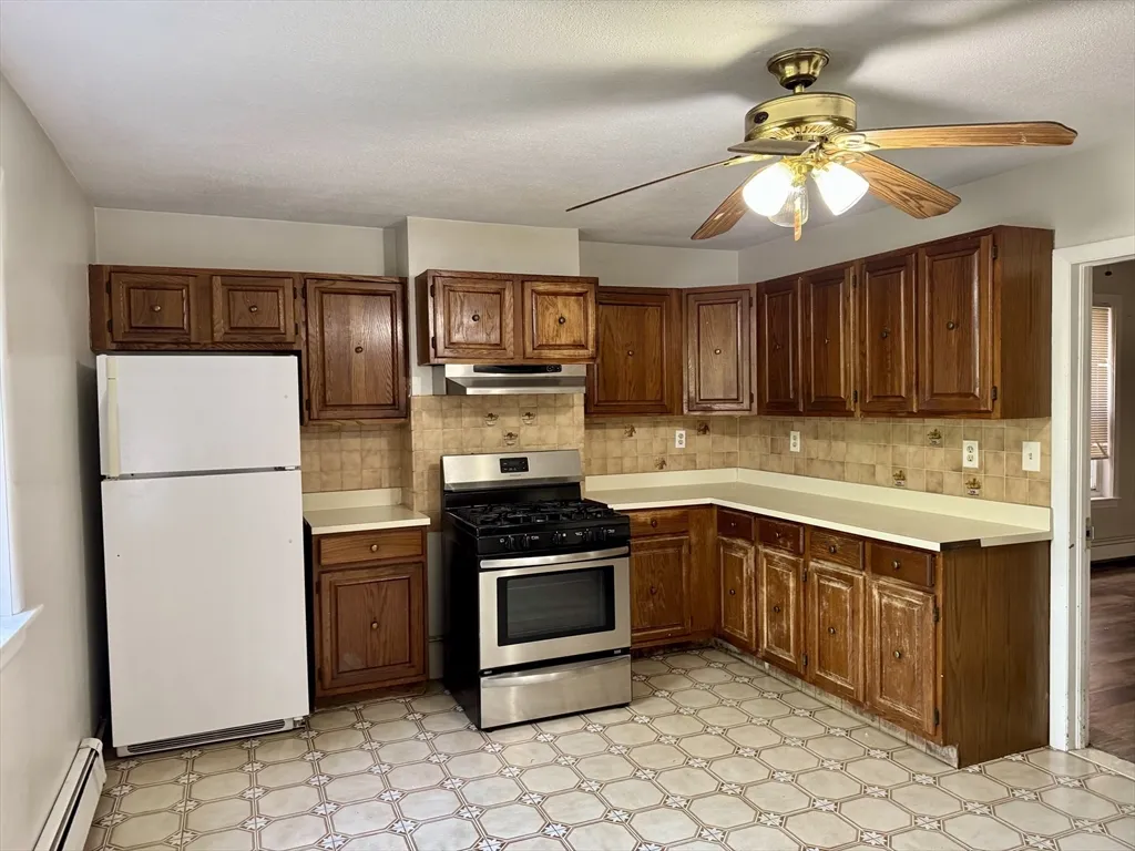 2 bed, 1 bath apartment for rent at 230 Havre St Unit 2, East Boston — photo 3 of 11
