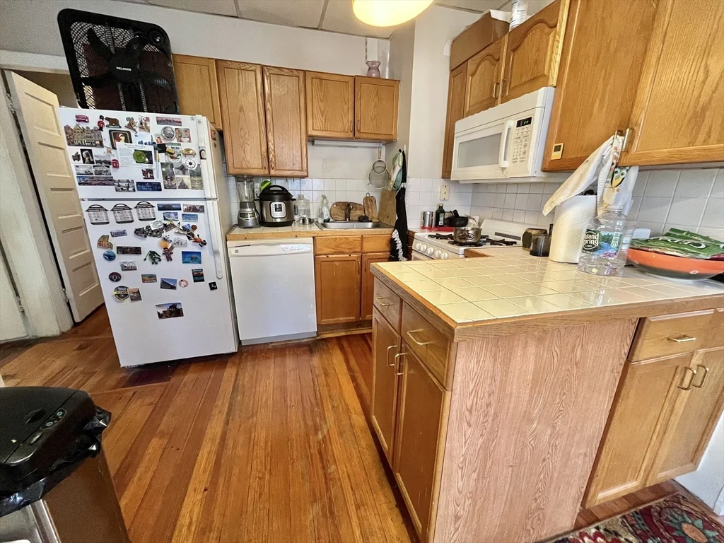 2 bed, 1 bath apartment for rent at 230 Hurley St Unit 3, East Cambridge — photo 7 of 14