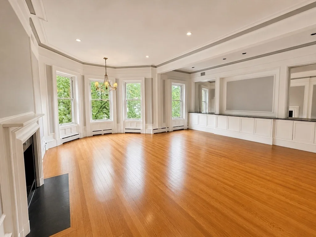 2 bed, 2 bath apartment for rent at 230 Marlborough St Unit 2, Back Bay — photo 2 of 21