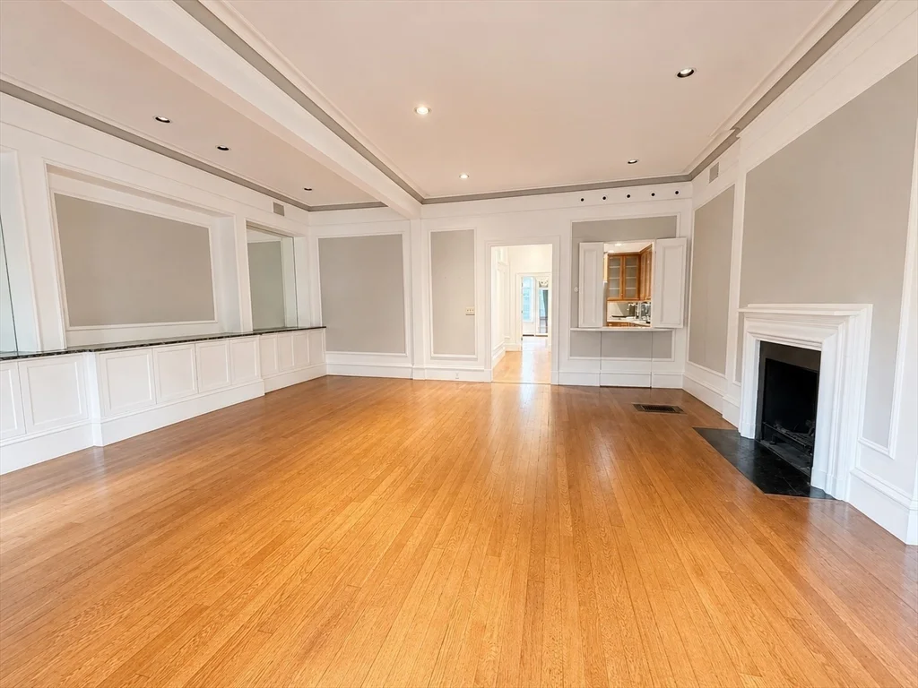 2 bed, 2 bath apartment for rent at 230 Marlborough St Unit 2, Back Bay — photo 6 of 21