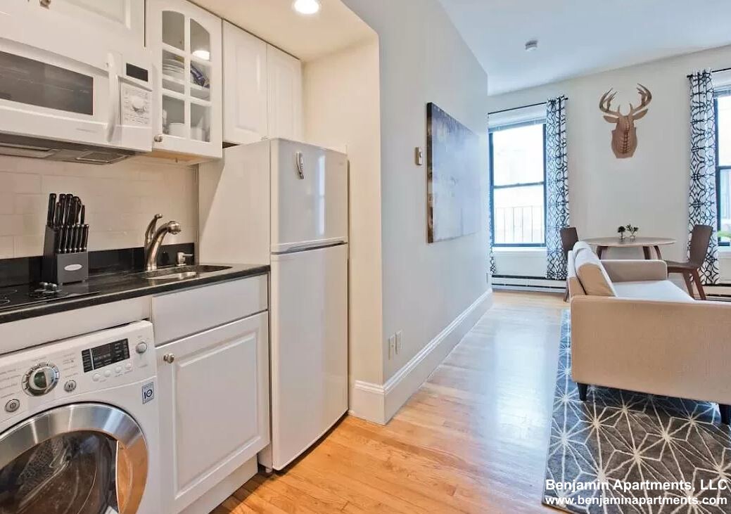 1 bed, 1 bath apartment for rent at 230 Newbury St Unit 32, Back Bay — photo 3 of 5