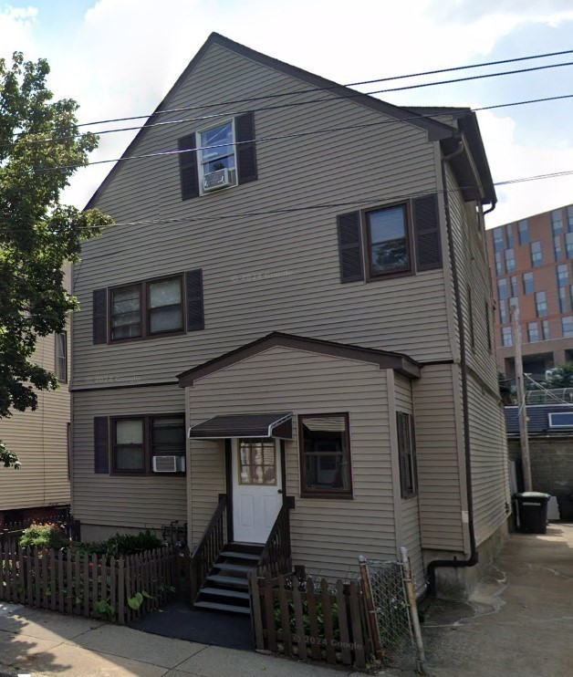 2 bed, 1 bath apartment for rent at 230 Pearl St Unit 1, Winter Hill — photo 1 of 11