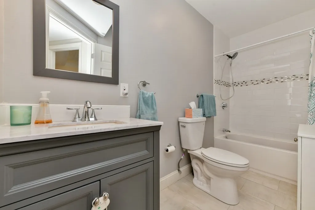 2 bed, 2 bath apartment for rent at 230 Saratoga St Unit 3, East Boston — photo 9 of 13