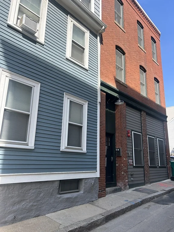 4 bed, 2 bath apartment for rent at 230 Silver St Unit 1, South Boston — photo 15 of 15