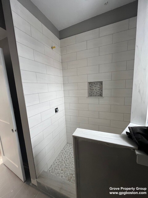 3 bed, 2 bath apartment for rent at 230 Silver St Unit B, South Boston — photo 1 of 16