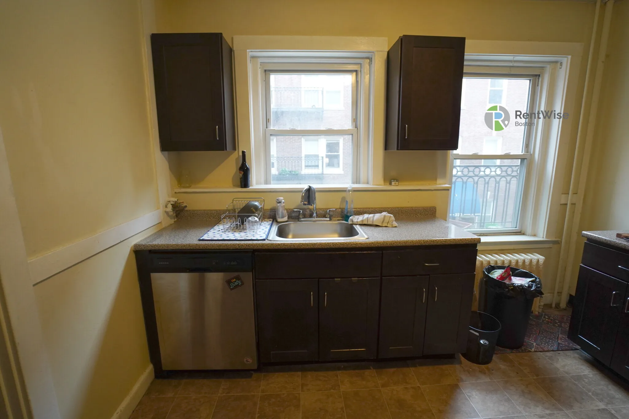 3 bed, 1 bath apartment for rent at 230 South St Unit 3, Jamaica Plain — photo 6 of 16