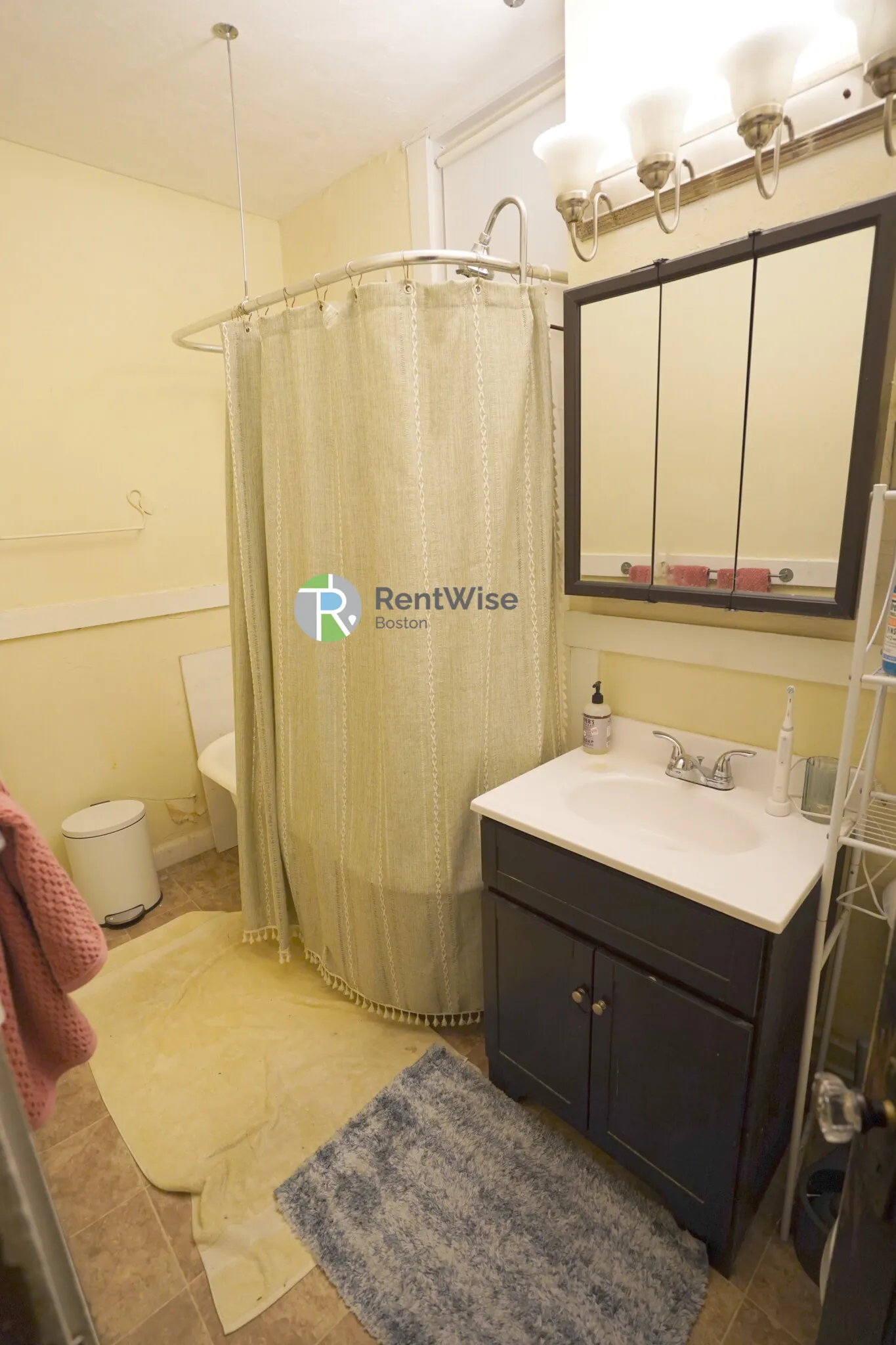 3 bed, 1 bath apartment for rent at 230 South St Unit 3, Jamaica Plain — photo 14 of 16