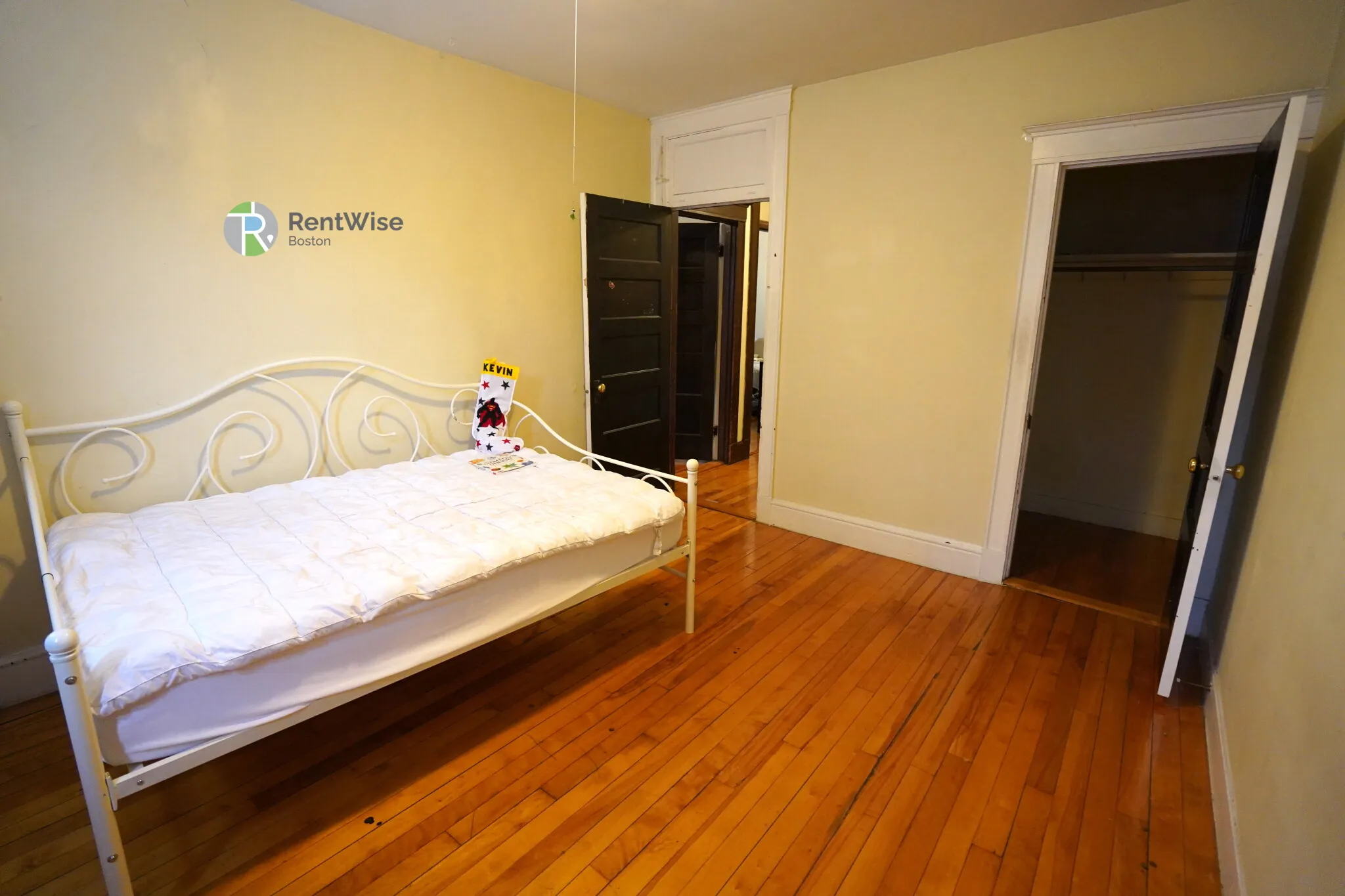3 bed, 1 bath apartment for rent at 230 South St Unit 3, Jamaica Plain — photo 10 of 16