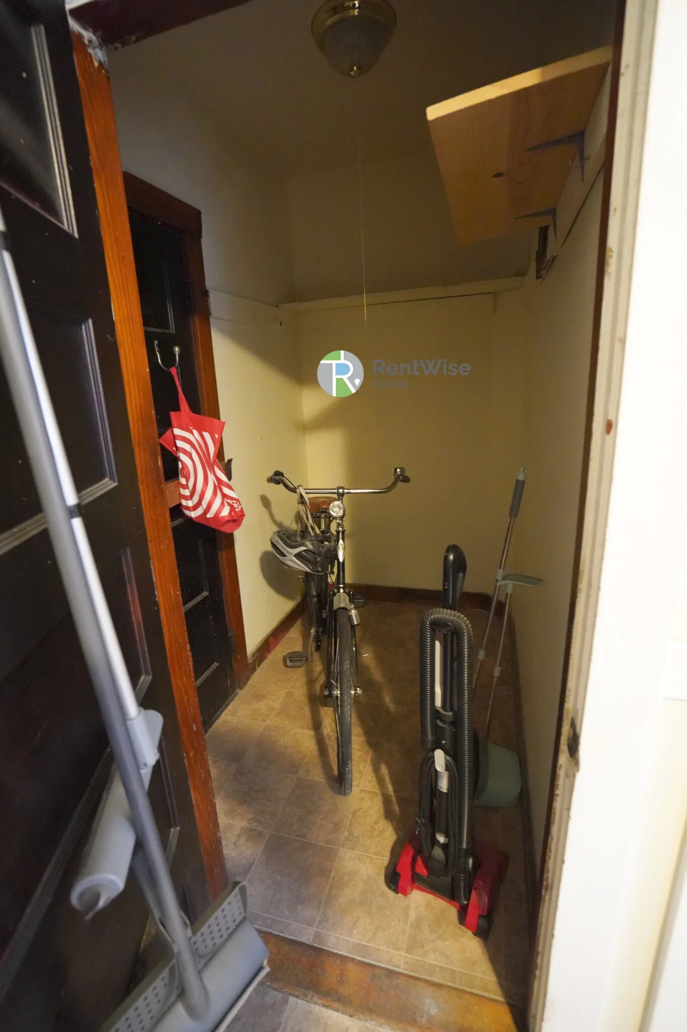 3 bed, 1 bath apartment for rent at 230 South St Unit 3, Jamaica Plain — photo 16 of 16