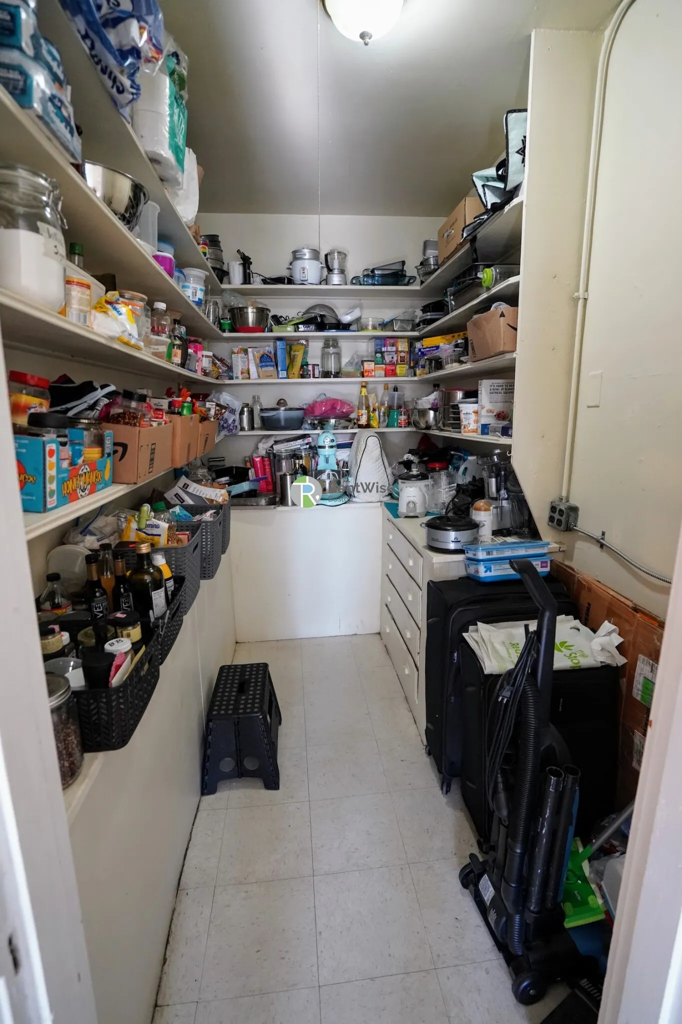 3 bed, 1 bath apartment for rent at 230 South St Unit 6, Jamaica Plain — photo 5 of 12