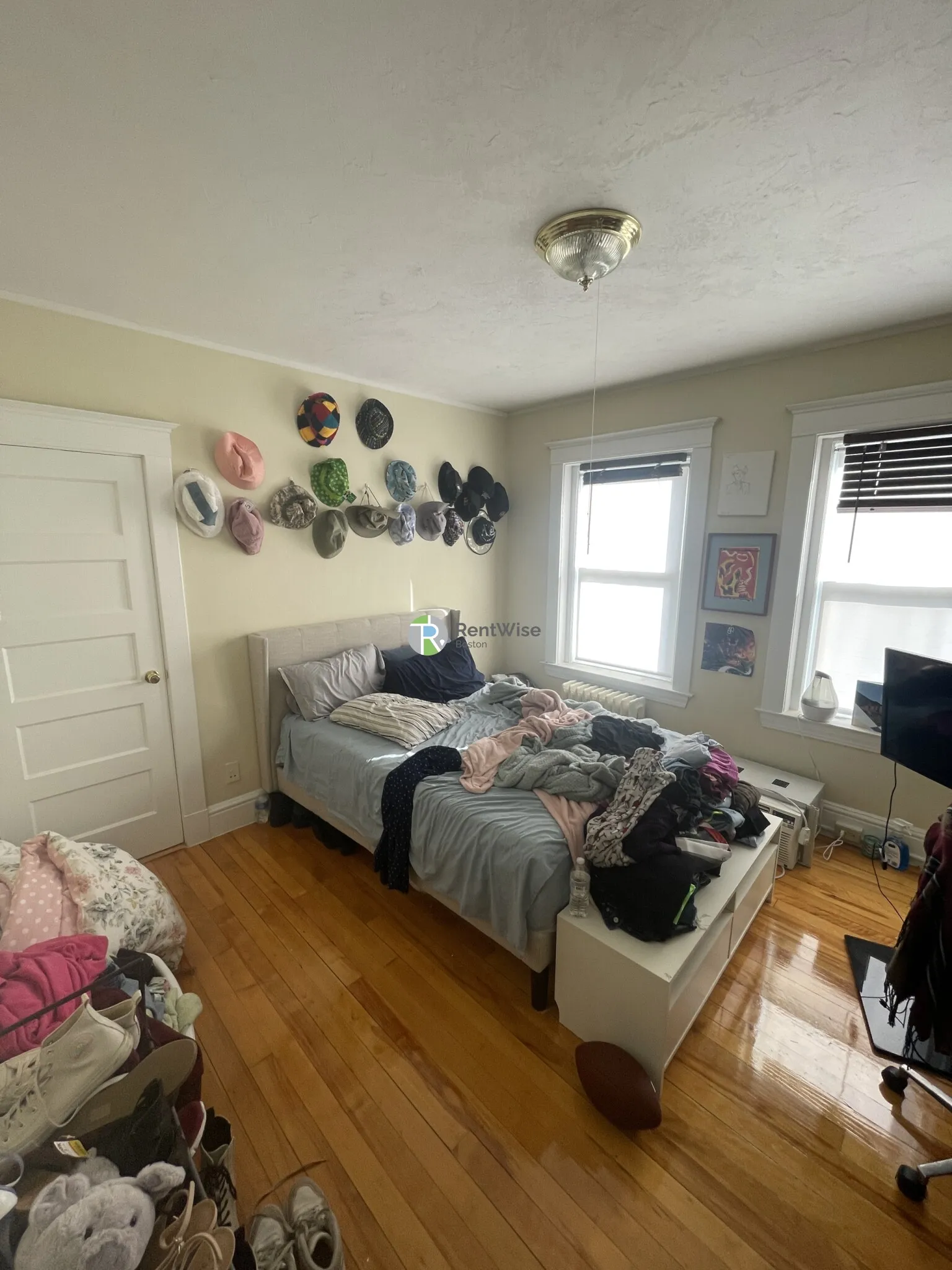 3 bed, 1 bath apartment for rent at 230 South St Unit 8, Jamaica Plain — photo 3 of 13