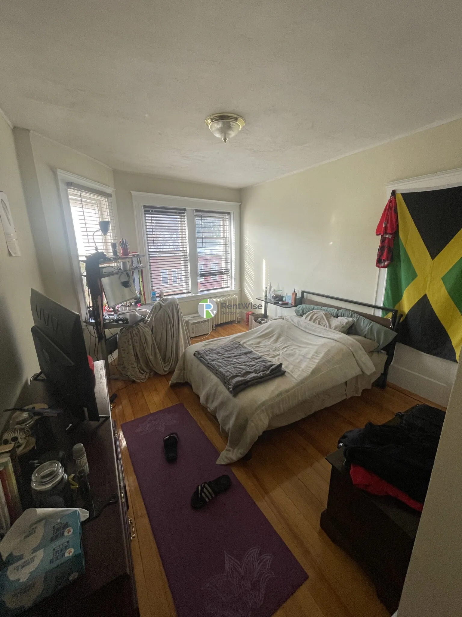 3 bed, 1 bath apartment for rent at 230 South St Unit 8, Jamaica Plain — photo 2 of 13
