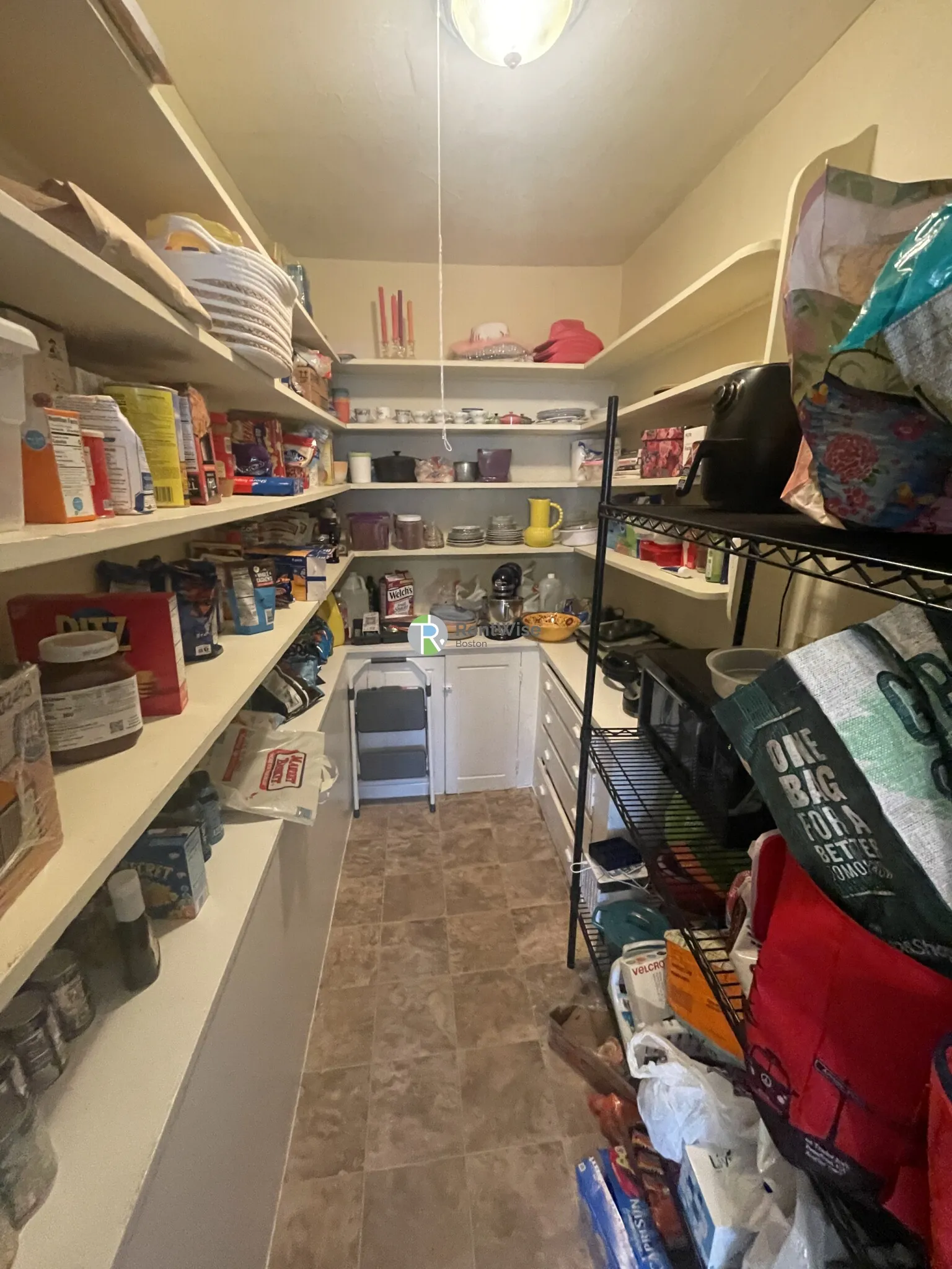 3 bed, 1 bath apartment for rent at 230 South St Unit 8, Jamaica Plain — photo 9 of 13