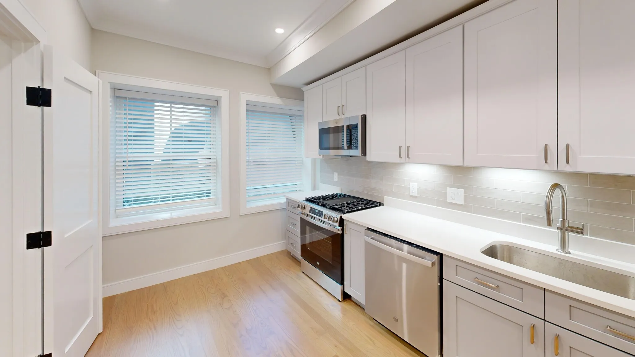 3 bed, 1.5 bath apartment for rent at 230 Tremont St Unit 1, Boston Downtown — photo 2 of 15