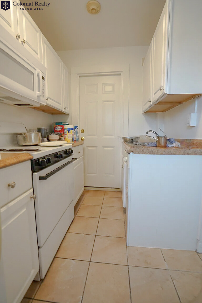 1 bed, 1 bath apartment for rent at 230 Walnut St Unit 28, Newtonville — photo 9 of 26