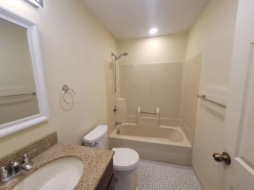 2 bed, 2 bath apartment for rent at 230 Willard St Unit 210, Quincy — photo 16 of 24