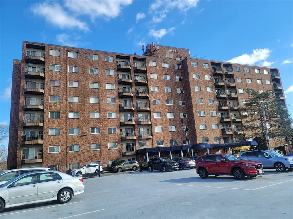2 bed, 2 bath apartment for rent at 230 Willard St Unit 210, Quincy — photo 2 of 24