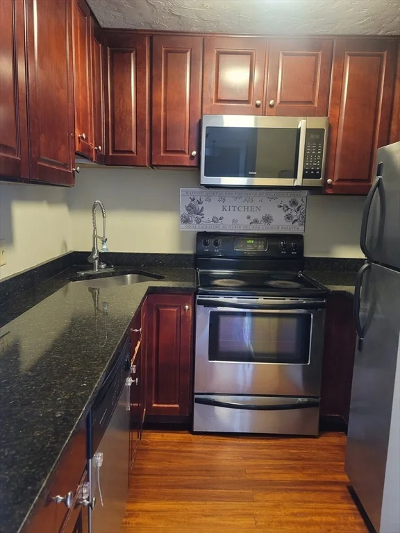 2 bed, 2 bath apartment for rent at 230 Willard St Unit 210, Quincy — photo 9 of 24