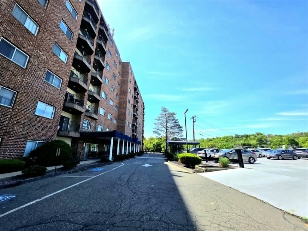 2 bed, 2 bath apartment for rent at 230 Willard St Unit 407, Quincy — photo 30 of 32