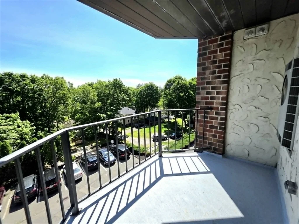 2 bed, 2 bath apartment for rent at 230 Willard St Unit 407, Quincy — photo 11 of 32