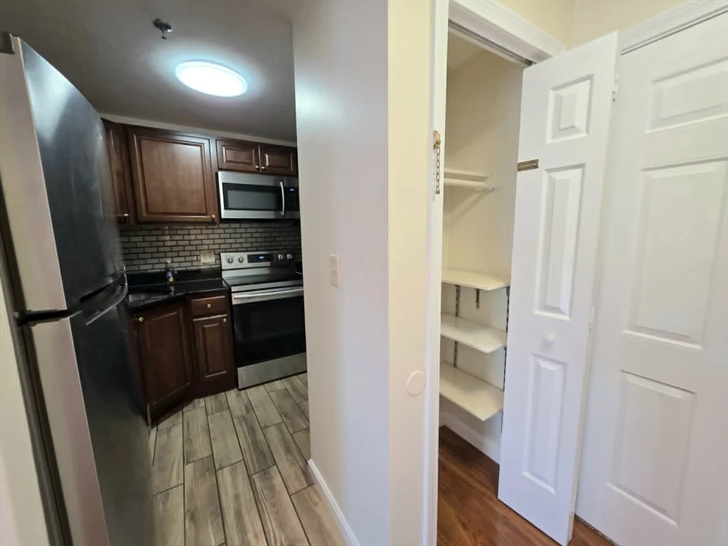 2 bed, 2 bath apartment for rent at 230 Willard St Unit 407, Quincy — photo 10 of 32