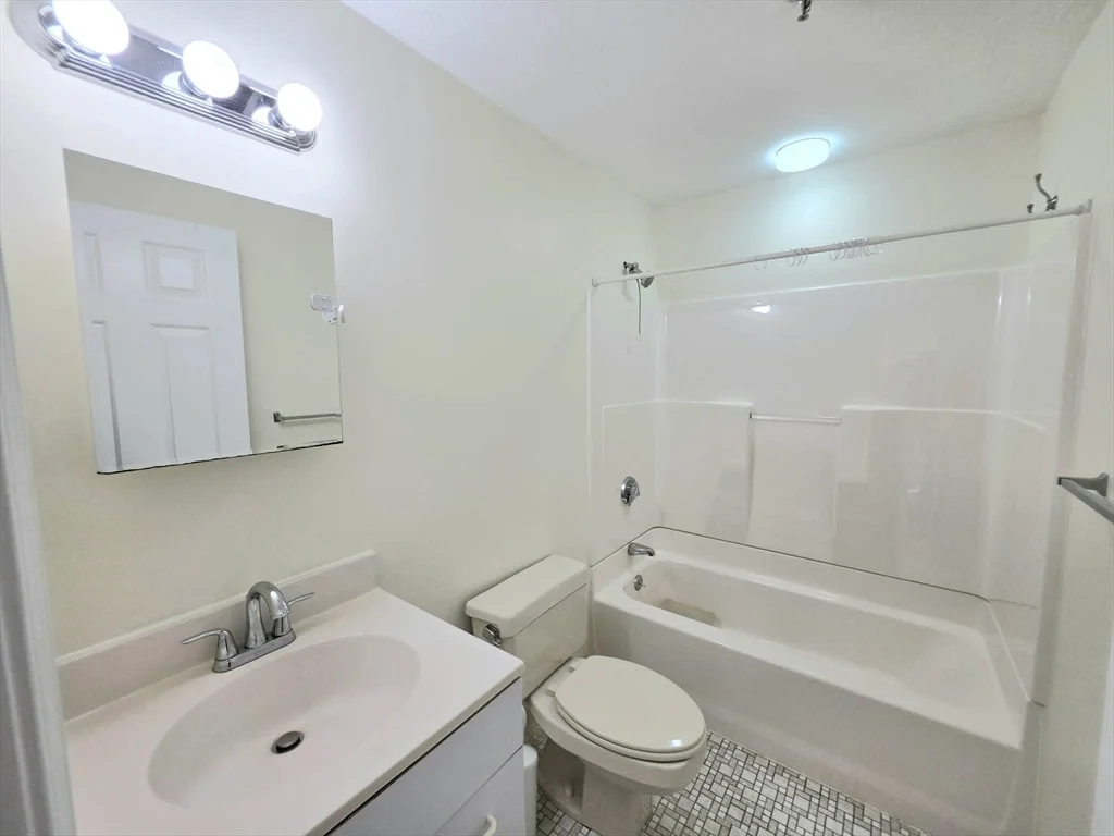 2 bed, 2 bath apartment for rent at 230 Willard St Unit 407, Quincy — photo 14 of 32