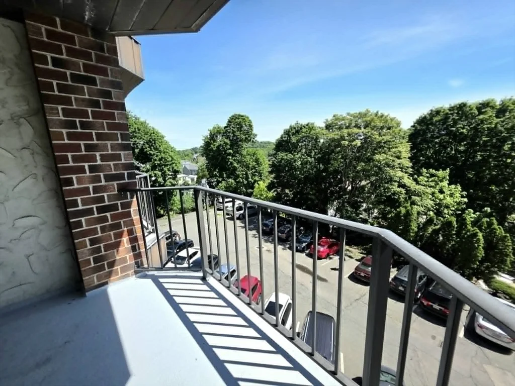 2 bed, 2 bath apartment for rent at 230 Willard St Unit 407, Quincy — photo 13 of 32