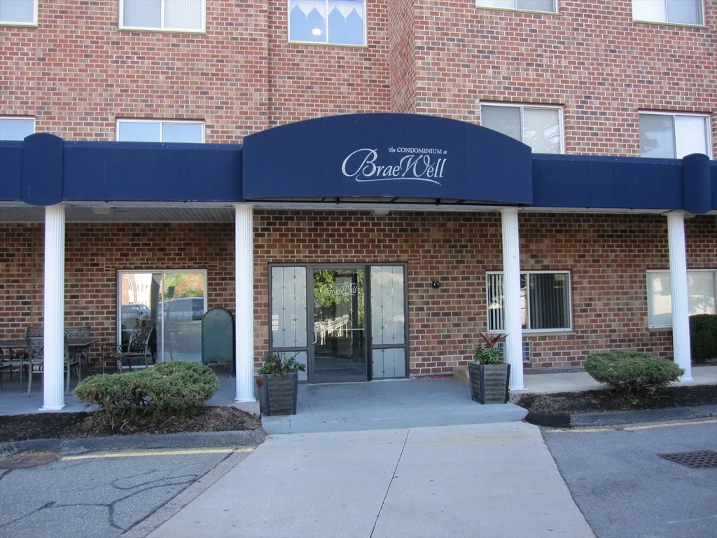 2 bed, 2 bath apartment for rent at 230 Willard St Unit 502, Quincy — photo 1 of 35