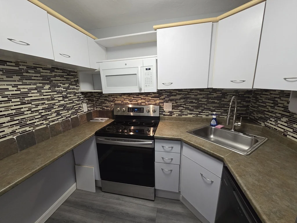 2 bed, 2 bath apartment for rent at 230 Willard St Unit 502, Quincy — photo 8 of 35