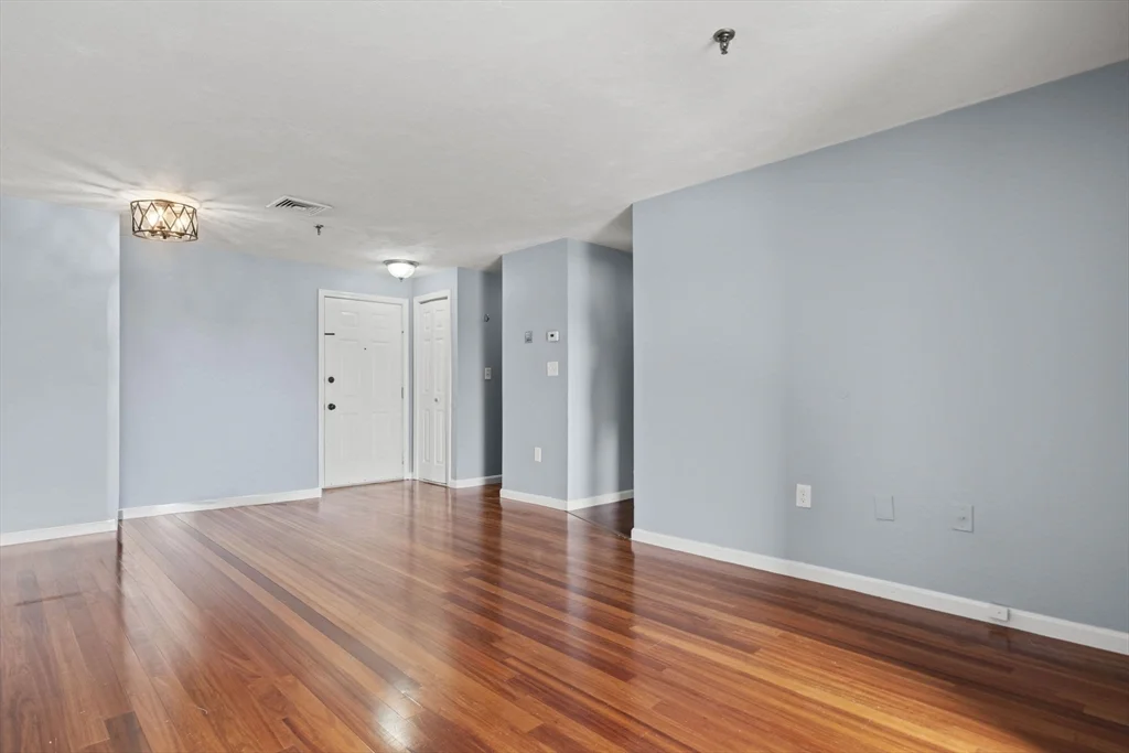 2 bed, 2 bath apartment for rent at 230 Willard St Unit 602, Quincy — photo 3 of 23