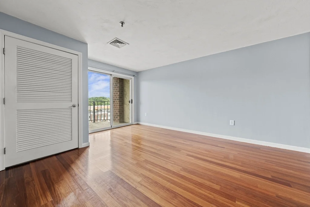 2 bed, 2 bath apartment for rent at 230 Willard St Unit 602, Quincy — photo 4 of 23
