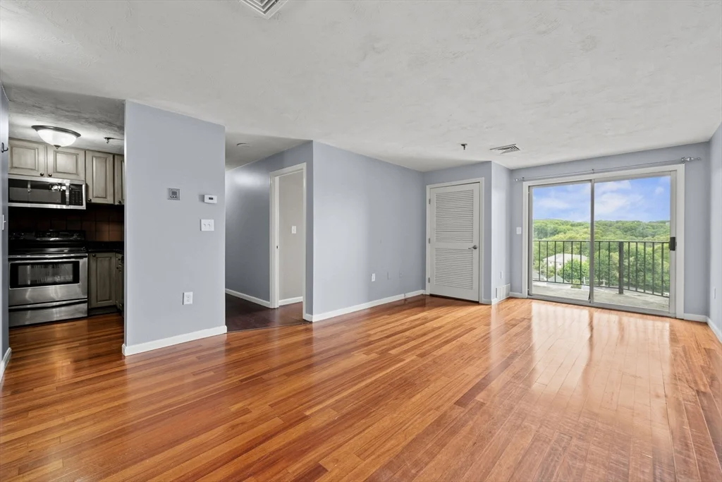 2 bed, 2 bath apartment for rent at 230 Willard St Unit 602, Quincy — photo 2 of 23
