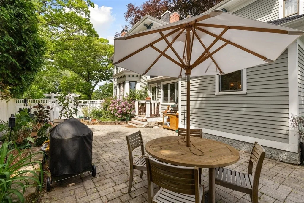 3 bed, 2 bath apartment for rent at 230 Winchester St, Newton Highlands — photo 14 of 15