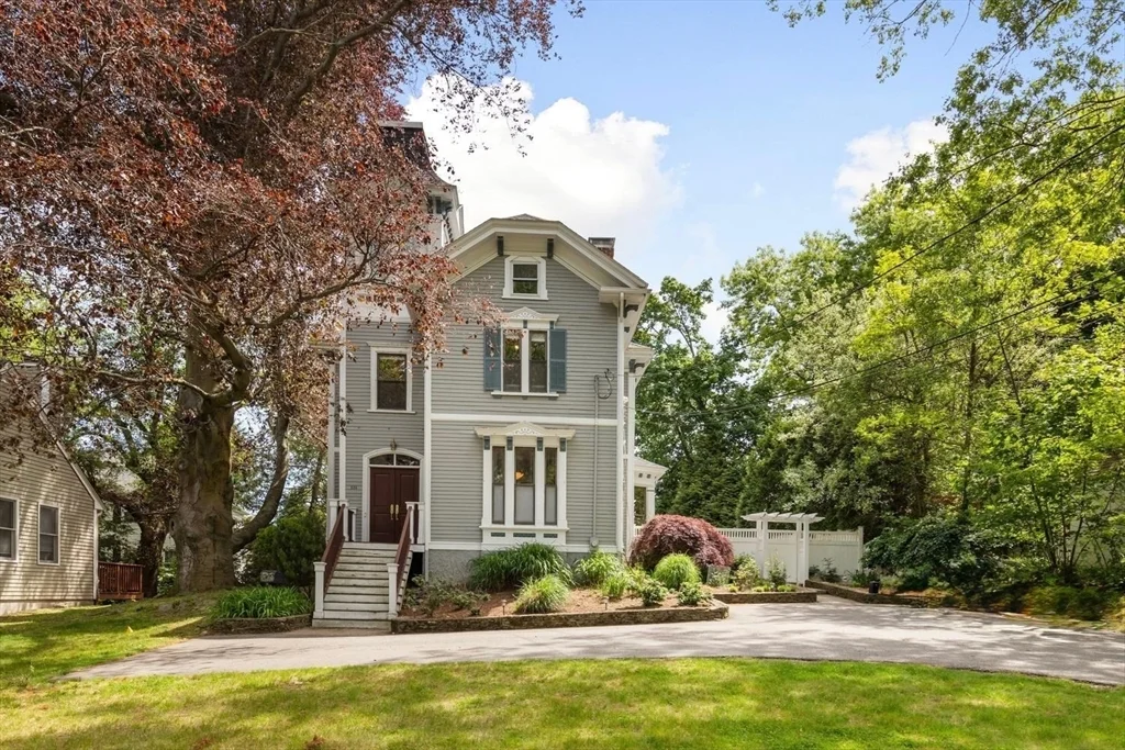 3 bed, 2 bath apartment for rent at 230 Winchester St, Newton Highlands