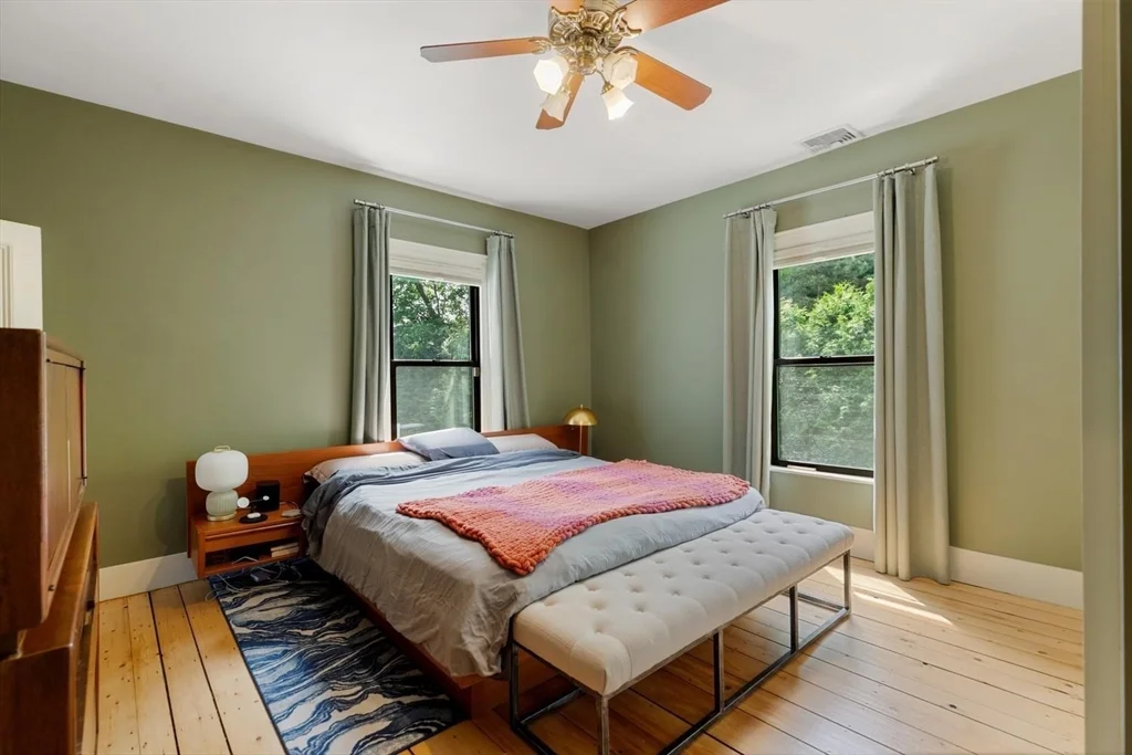 3 bed, 2 bath apartment for rent at 230 Winchester St, Newton Highlands — photo 8 of 15