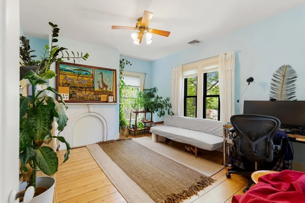 3 bed, 2 bath apartment for rent at 230 Winchester St, Newton Highlands — photo 10 of 15