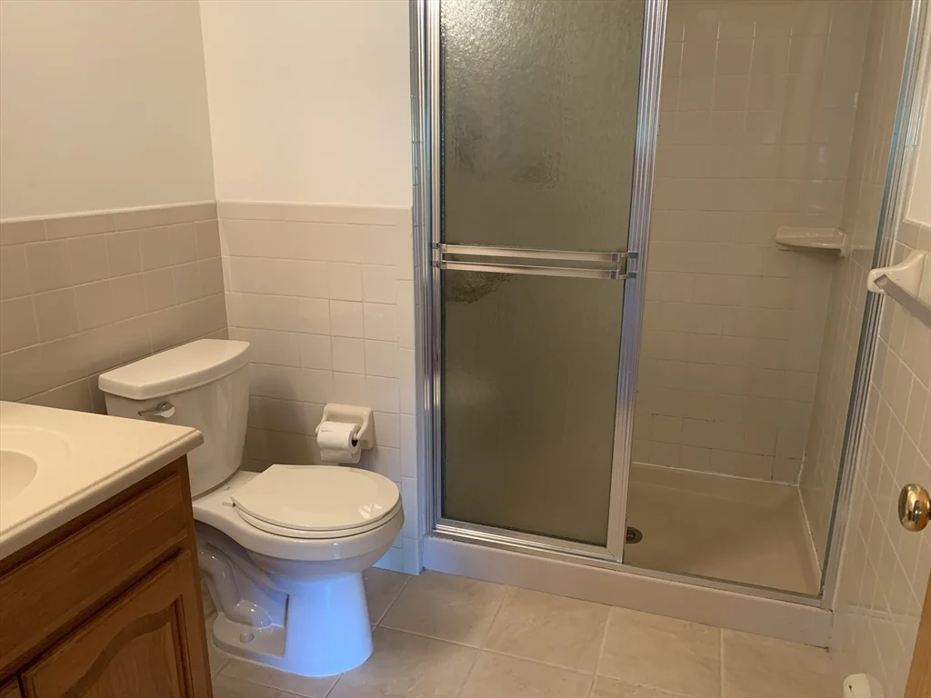2 bed, 2 bath apartment for rent at 2300 Commonwealth Ave Unit 2-1, Auburndale — photo 7 of 10
