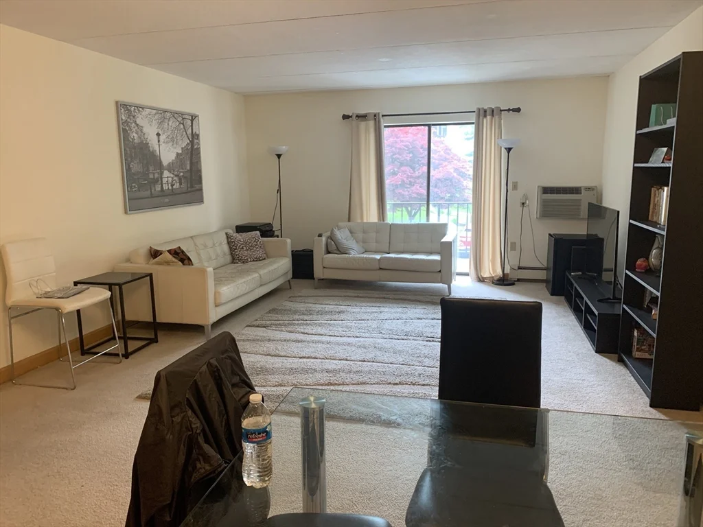 2 bed, 2 bath apartment for rent at 2300 Commonwealth Ave Unit 2-1, Auburndale — photo 1 of 10