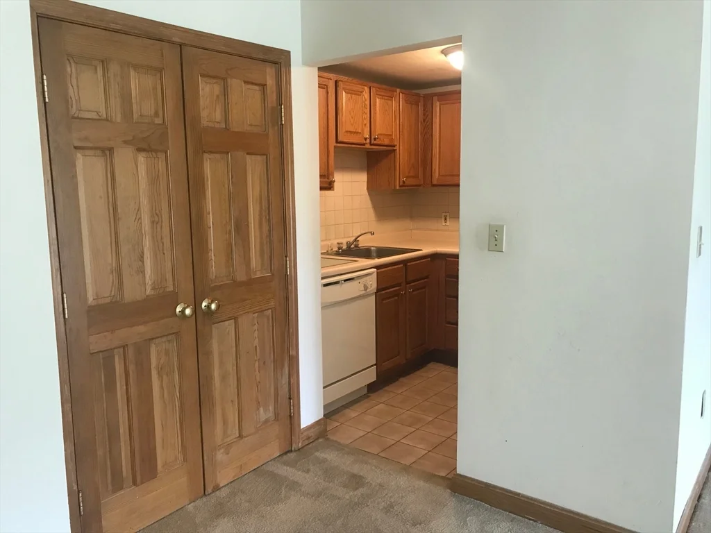 2 bed, 2 bath apartment for rent at 2300 Commonwealth Ave Unit 2-1, Auburndale — photo 4 of 10