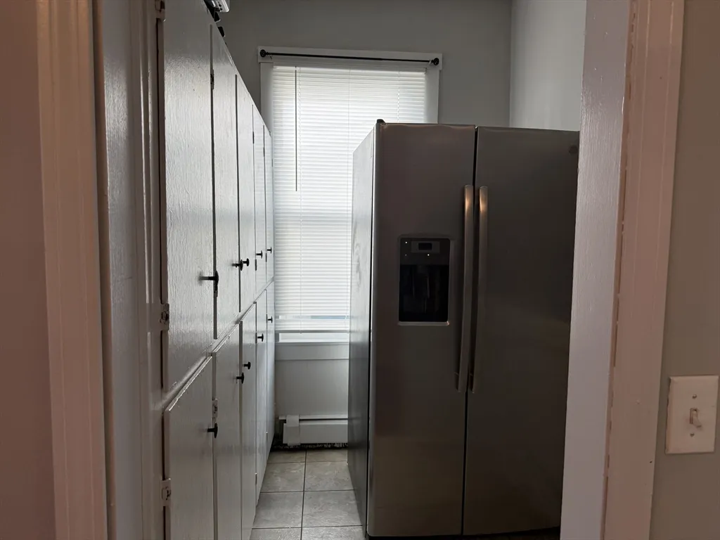 2 bed, 1 bath apartment for rent at 231 Allen St Unit 1, New Bedford — photo 3 of 14