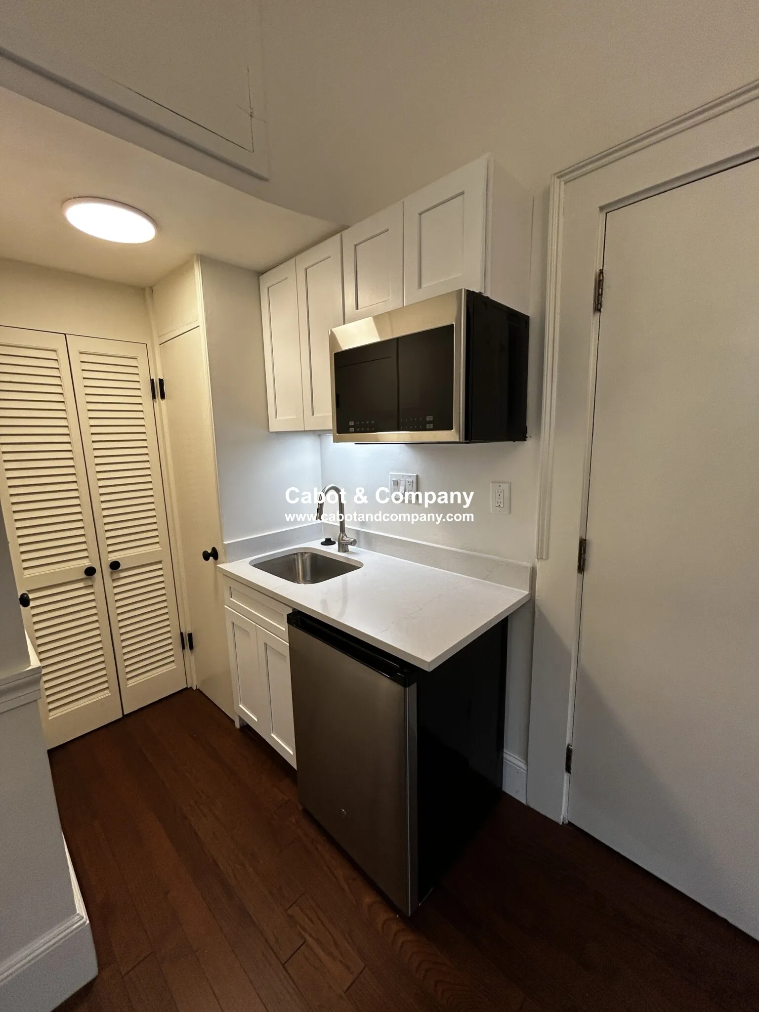 Studio bed, 1 bath apartment for rent at 231 Beacon St Unit 11F, Back Bay — photo 5 of 6