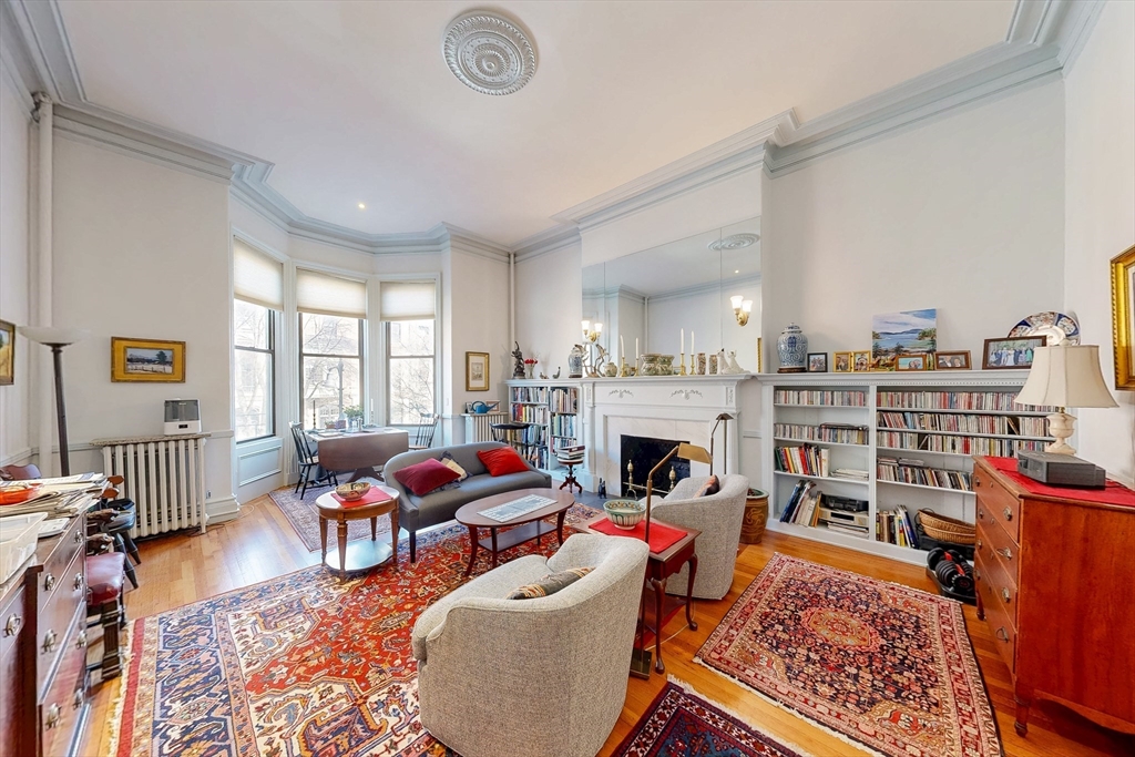 1 bed, 1 bath apartment for rent at 231 Beacon St Unit 2, Back Bay — photo 1 of 7